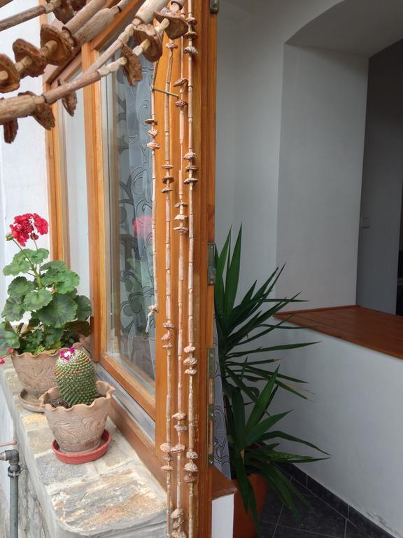 Petra Apartmanok Velem Bilik gambar