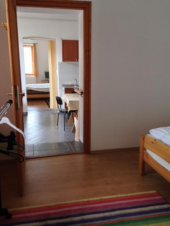 Petra Apartmanok Velem Bilik gambar