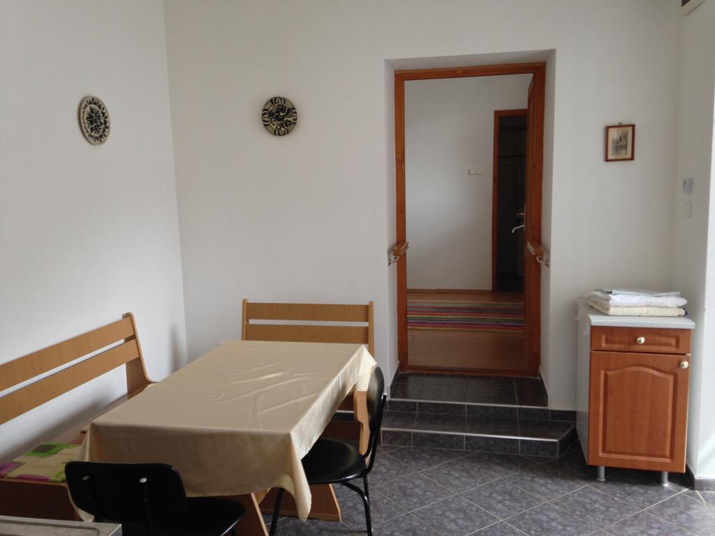 Petra Apartmanok Velem Bilik gambar