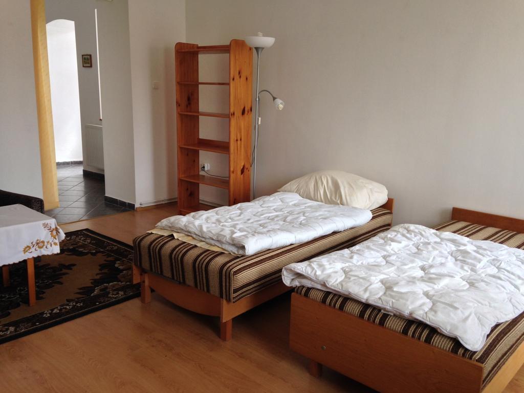 Petra Apartmanok Velem Bilik gambar